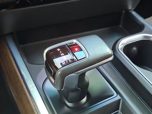 Used 2022 Chevrolet Silverado 1500 High Country w/ High Country Premium Package AWD/4WD image 12