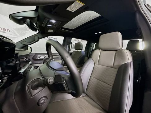 Used 2025 Chevrolet Silverado 1500 ZR2 w/ Technology Package image 24