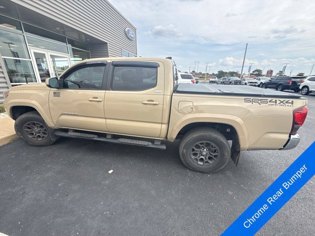 Used 2018 Toyota Tacoma SR5 AWD/4WD image 8