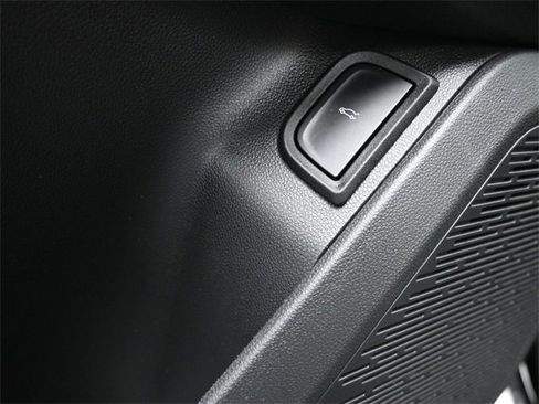 Used 2025 Chevrolet Equinox RS w/ Safety and Technology Package image 12