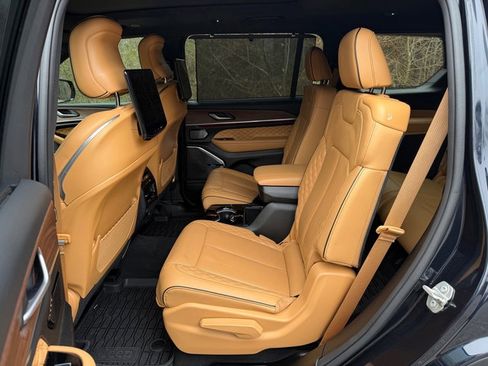 Used 2023 Jeep Grand Cherokee L Summit w/ Advanced Protech Group IV image 16