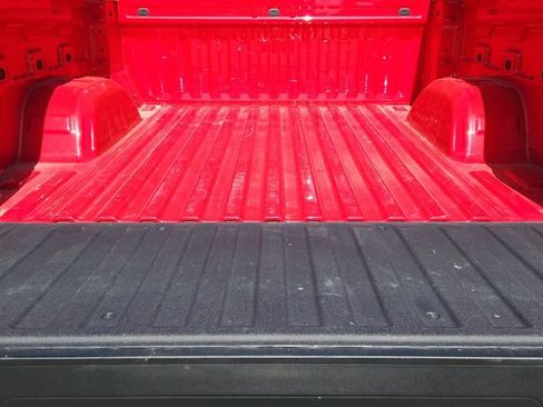 Used 2025 Chevrolet Silverado 1500 LT image 33