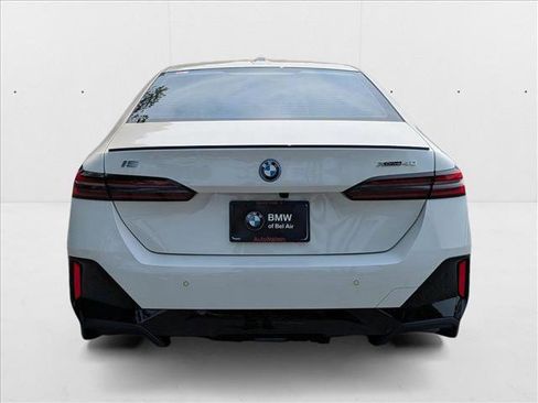 Used 2025 BMW i5 xDrive40 w/ M Sport Package image 8