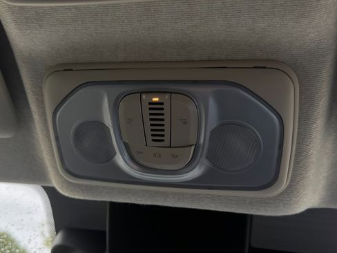 Used 2025 RAM ProMaster 2500 w/ Convenience Group image 30