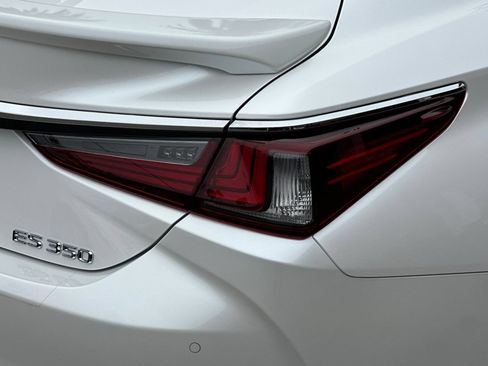 Used 2024 Lexus ES 350 w/ Accessory Package (Z1) FWD image 27