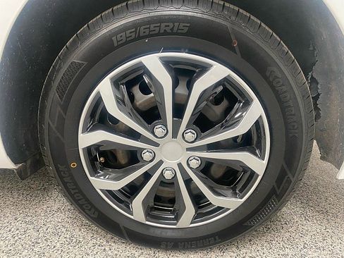 Used 2018 Chevrolet Cruze LS image 24