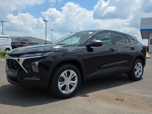 New 2026 Chevrolet Trax LS FWD image 1