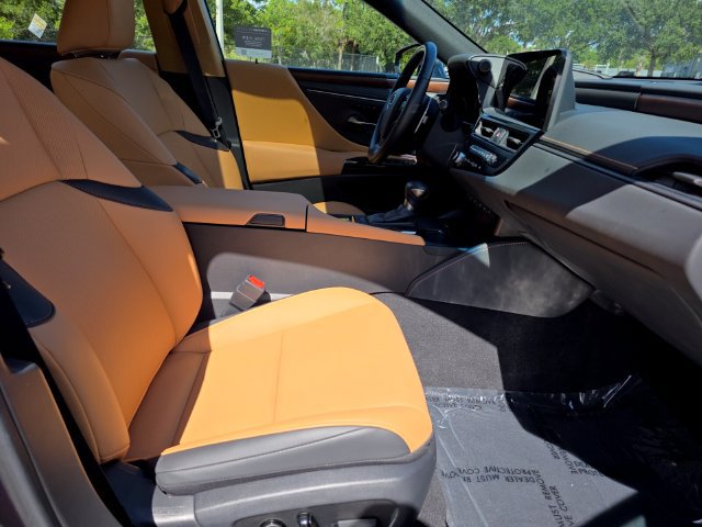 Used 2025 Lexus ES 350 w/ Premium Package FWD image 10