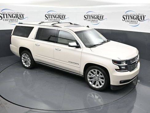 Used 2015 Chevrolet Suburban LTZ RWD image 9