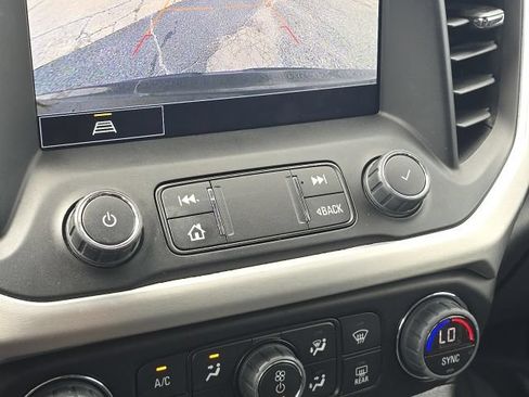 Used 2023 GMC Acadia SLT FWD image 36