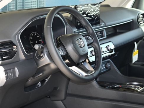 New 2025 Honda Pilot EX-L image 23