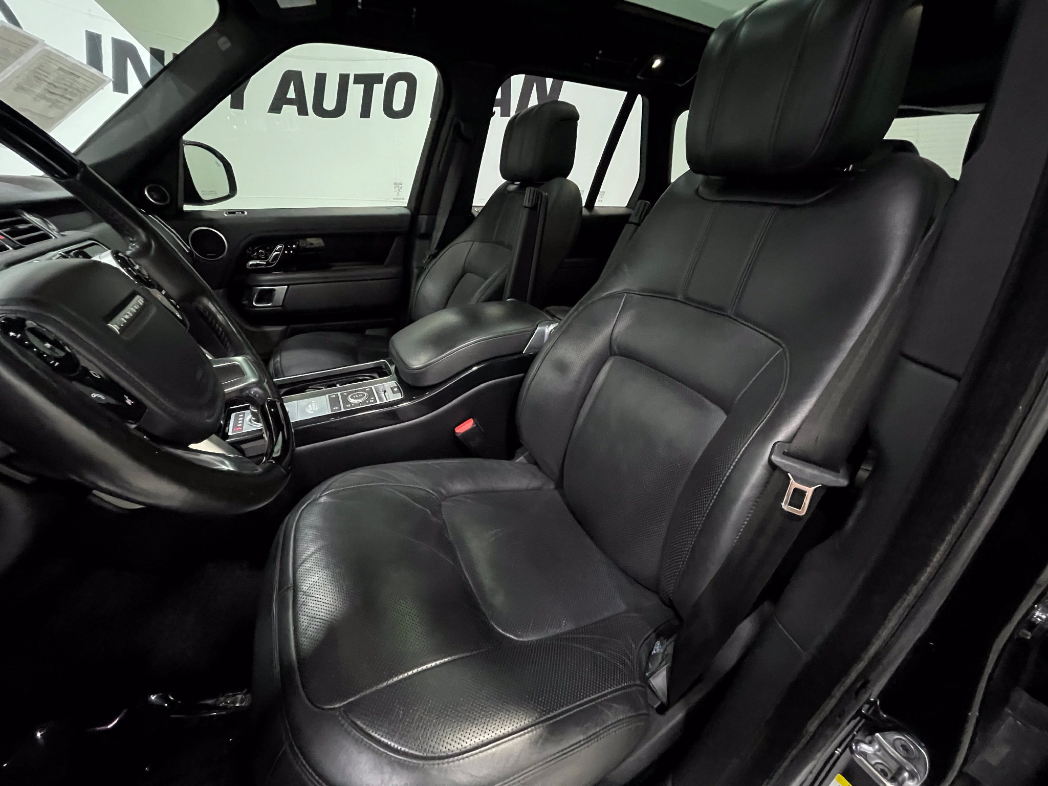 Used 2019 Land Rover Range Rover Supercharged AWD/4WD image 13