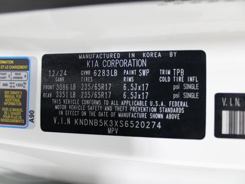 Used 2025 Kia Carnival FWD image 47