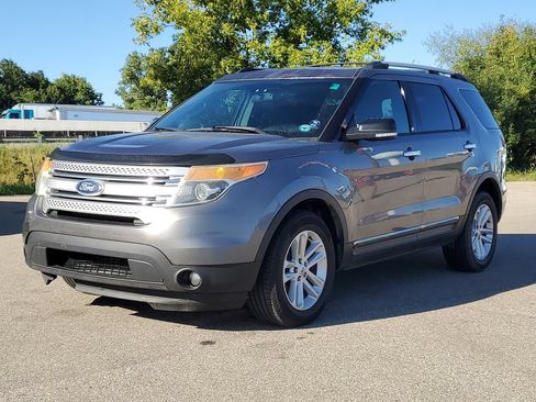 Used 2014 Ford Explorer XLT AWD/4WD image 2