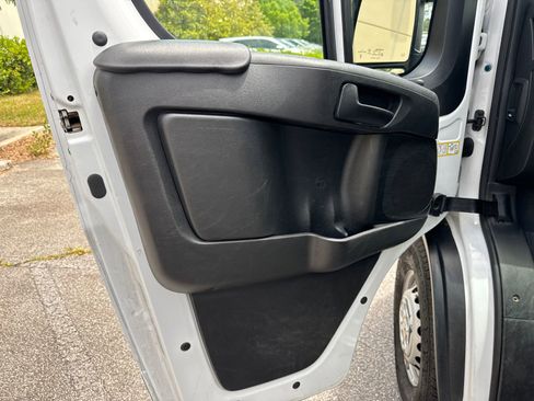 Used 2025 RAM ProMaster 2500 w/ Convenience Group FWD image 10