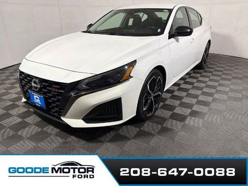 Used 2024 Nissan Altima 2.5 SR FWD image 4