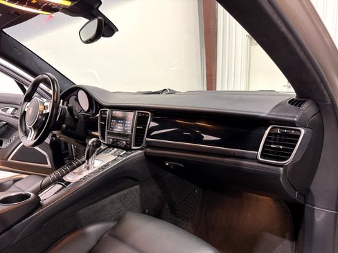 Used 2013 Porsche Panamera GTS image 10