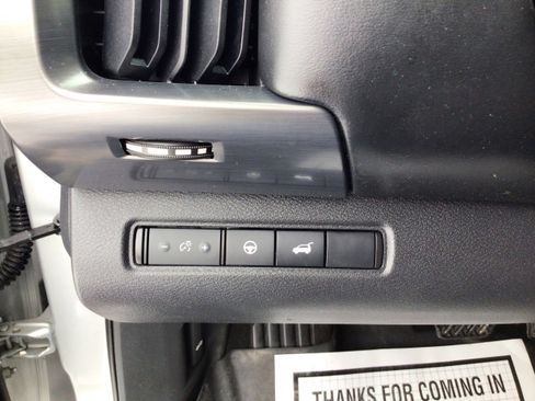 Used 2022 Nissan Pathfinder SL image 26