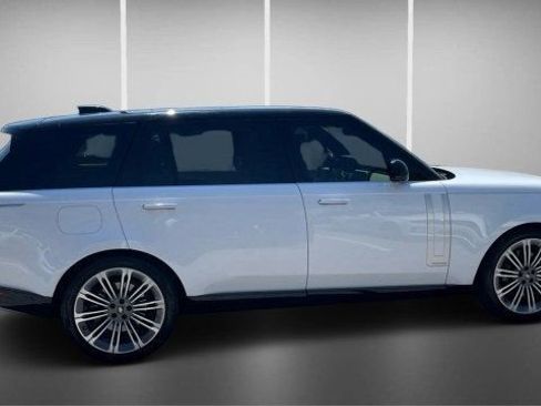 Used 2024 Land Rover Range Rover Long Wheelbase Autobiography image 6