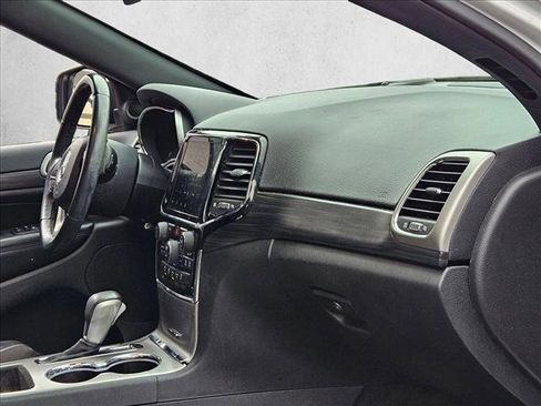 Used 2019 Jeep Grand Cherokee Altitude image 23