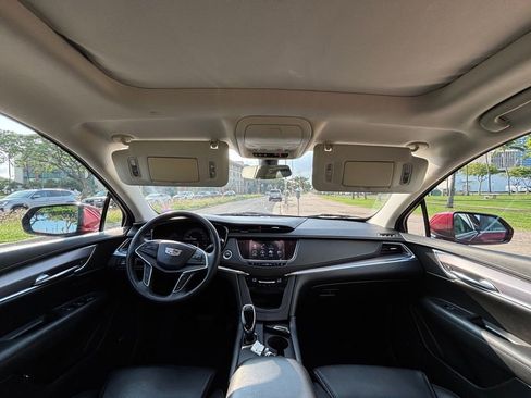 Used 2017 Cadillac XT5 Luxury image 12