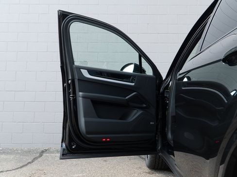 New 2026 Porsche Cayenne image 15