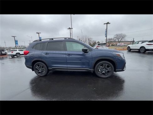 Used 2024 Subaru Ascent Onyx Edition image 9