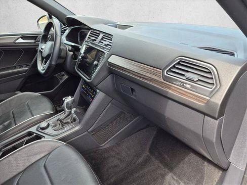 Used 2022 Volkswagen Tiguan SEL R-Line AWD/4WD image 21