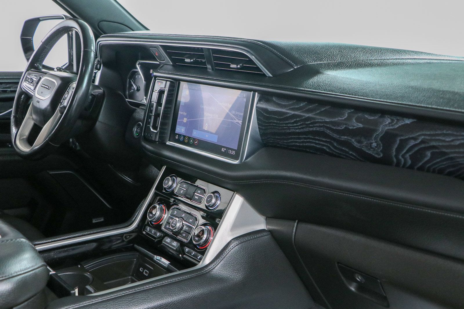 Used 2021 GMC Yukon Denali AWD/4WD image 30