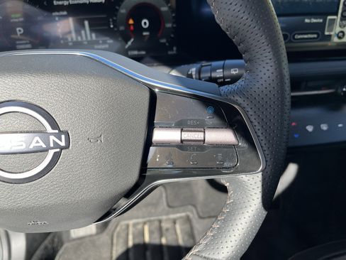 Used 2023 Nissan Ariya AWD image 15