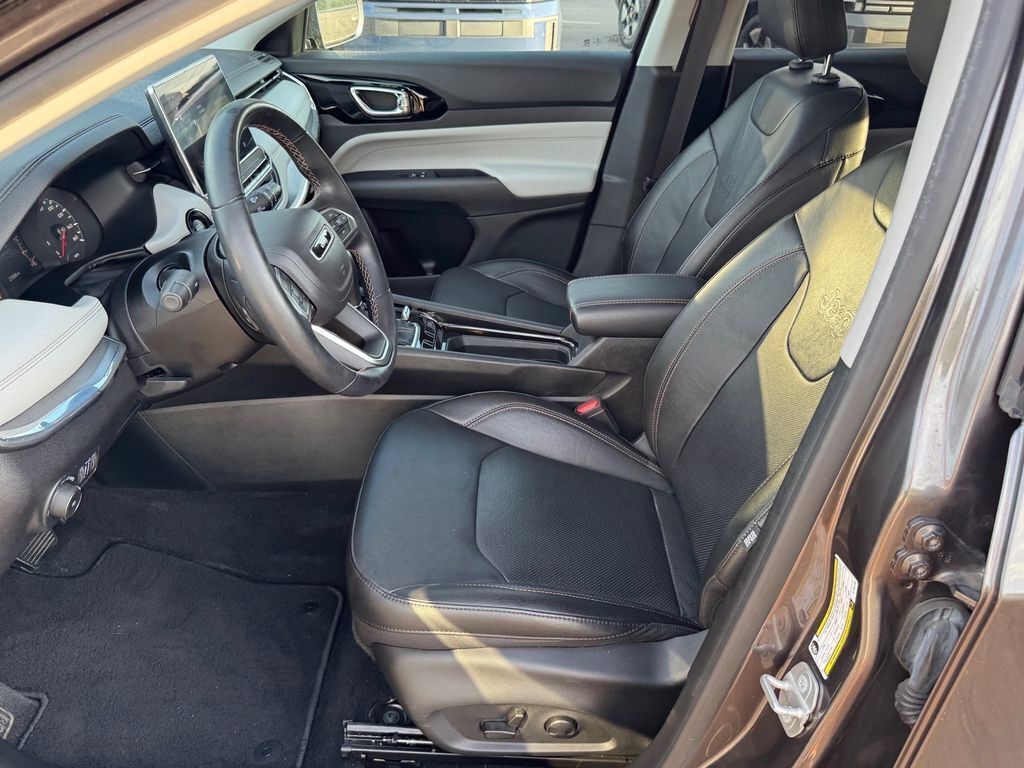 Used 2022 Jeep Compass Limited AWD/4WD image 5