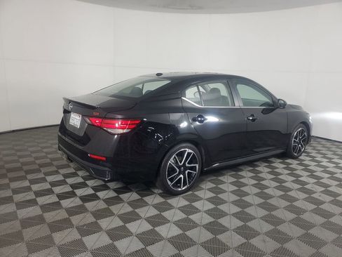 Used 2024 Nissan Sentra SR w/ Lighting Package image 4