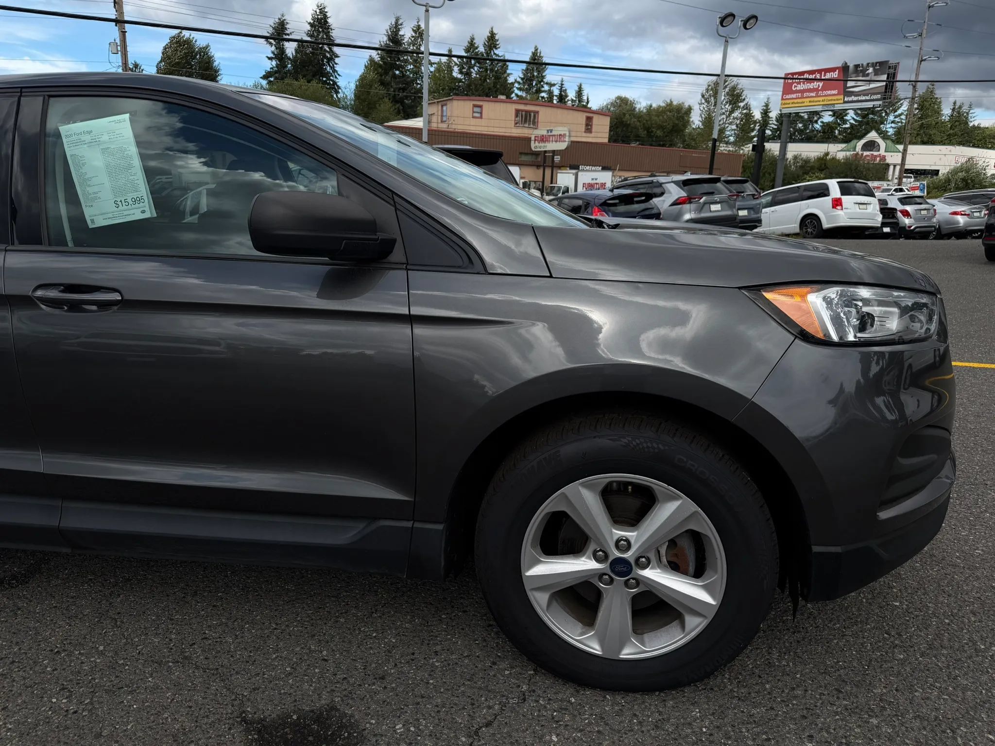 Used 2020 Ford Edge SE FWD image 6