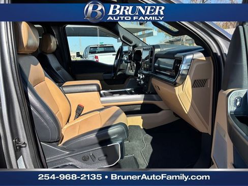 Used 2024 Ford F250 Lariat w/ Chrome Package image 16