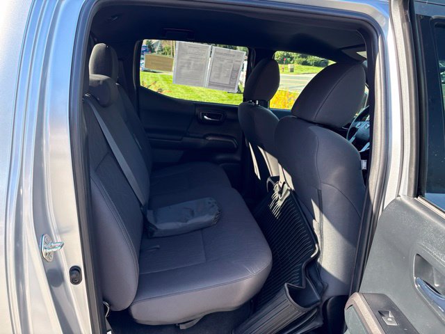 Used 2017 Toyota Tacoma TRD Sport w/ Tow Package (A/T) AWD/4WD image 14