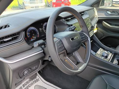 New 2026 Jeep Grand Cherokee L Limited AWD/4WD image 11