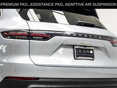Used 2023 Porsche Cayenne w/ Premium Package AWD/4WD image 16