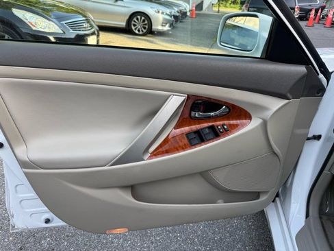 Used 2009 Toyota Camry XLE FWD image 16