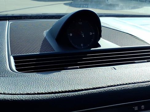 Used 2020 Porsche Panamera image 24