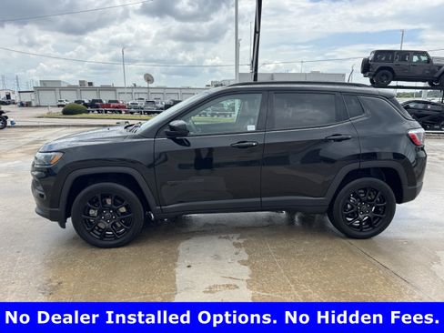 Used 2025 Jeep Compass Latitude w/ Convenience Group AWD/4WD image 5