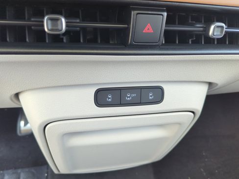 New 2025 Volkswagen ID. Buzz 1st Edition image 12