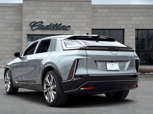 Certified 2025 Cadillac Lyriq Luxury w/ LPO, Floor Liner Package AWD/4WD image 4
