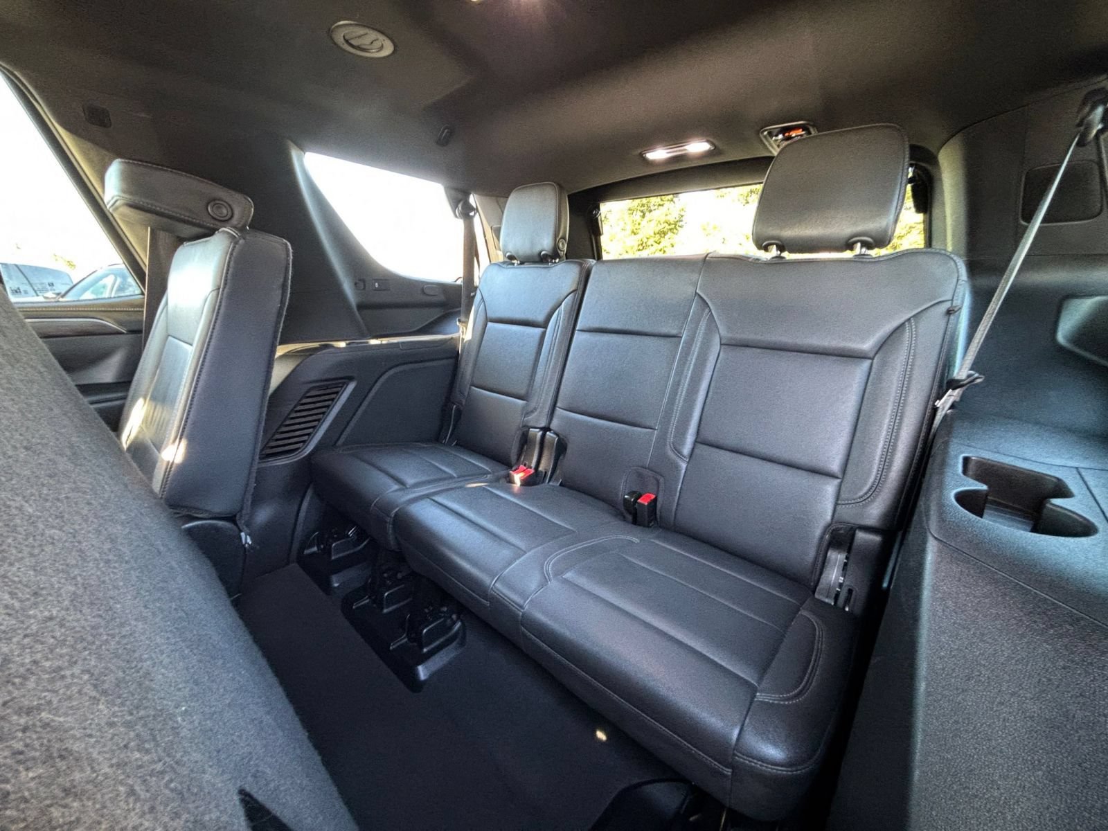 Used 2024 Chevrolet Tahoe LT w/ Luxury Package RWD image 31