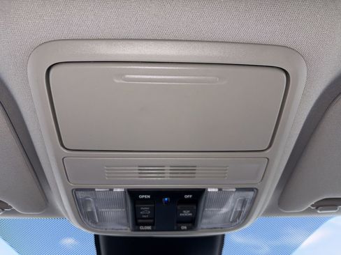 Used 2025 Honda Odyssey EX-L image 18