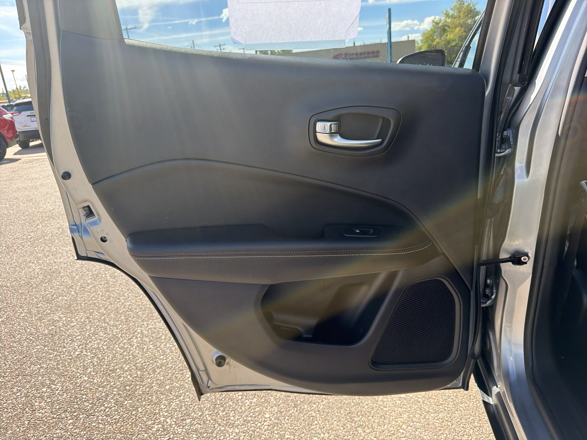 Used 2019 Jeep Compass Latitude w/ Cold Weather Group AWD/4WD image 15