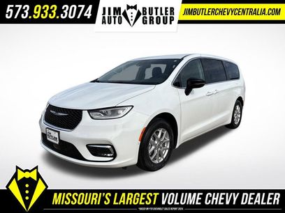 Used 2024 Chrysler Pacifica Touring-L