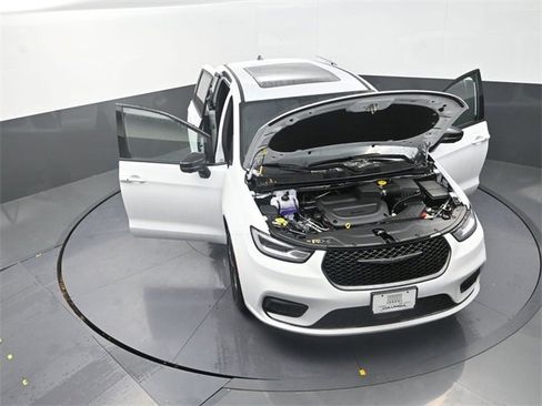 New 2026 Chrysler Pacifica Select image 26