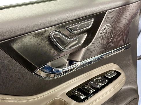 Used 2024 Lincoln Corsair Reserve w/ Jet Appearance Package image 17