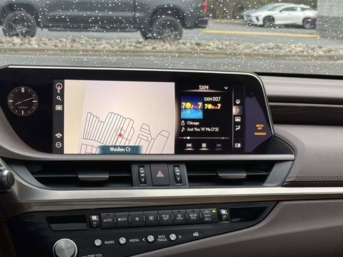 Used 2021 Lexus ES 350 Ultra Luxury w/ Accessory Package 2 image 10