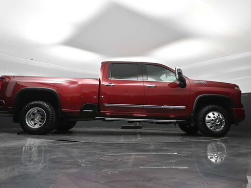Used 2024 Chevrolet Silverado 3500 High Country w/ Technology Package image 33